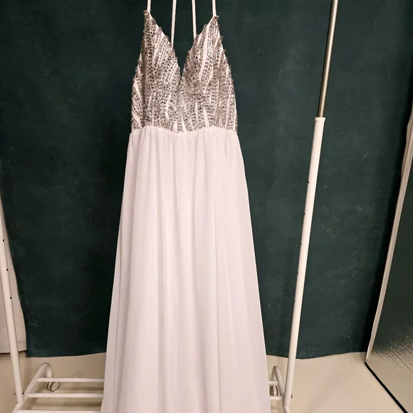 WEDDING DRESS - Picture 6 of 7